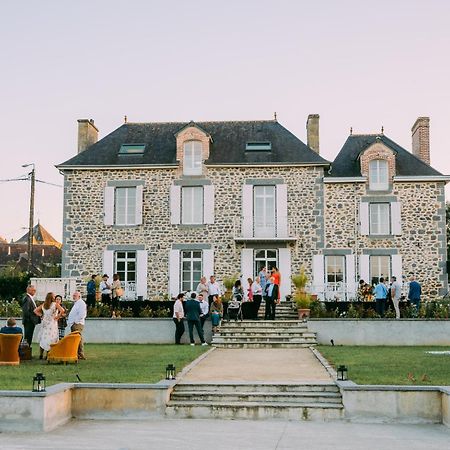 Domaine Les Jardins Darsene Tinténiac Exterior foto
